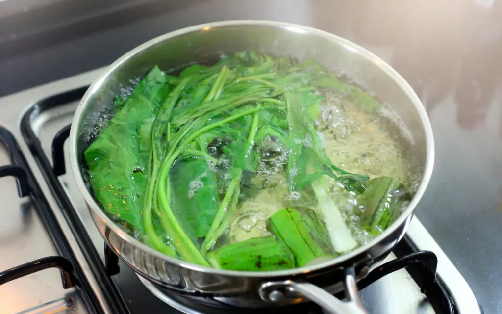 Tips memasak kangkung agar tetap hijau